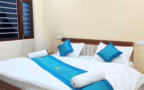 om retreats by stayapart