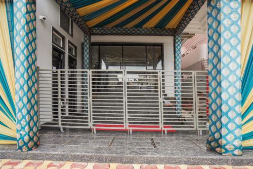 super hotel shiv lok