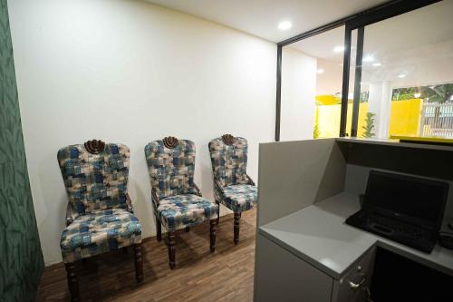 yellow bells studios and suites