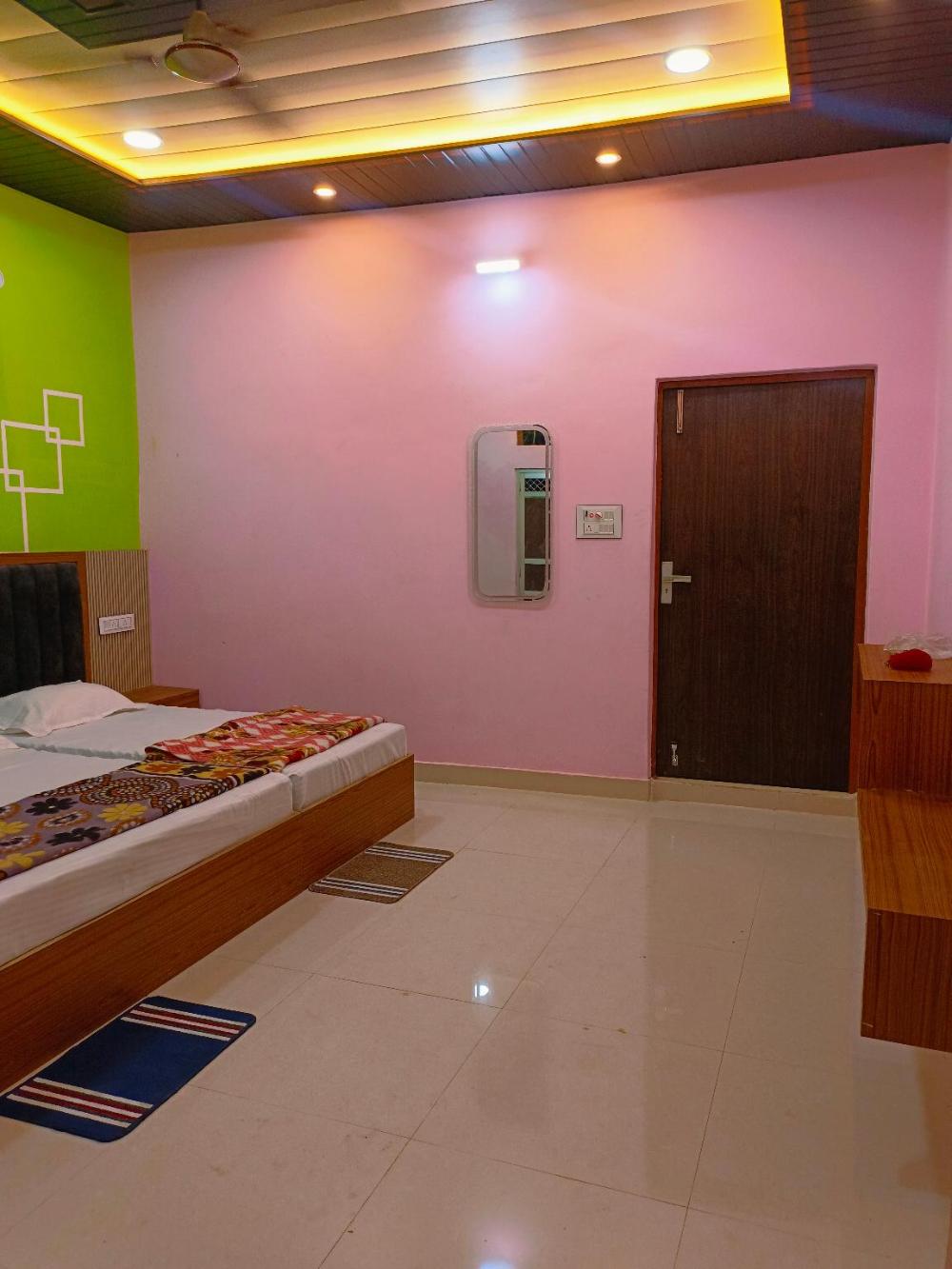 grihalaxmi paying guest house