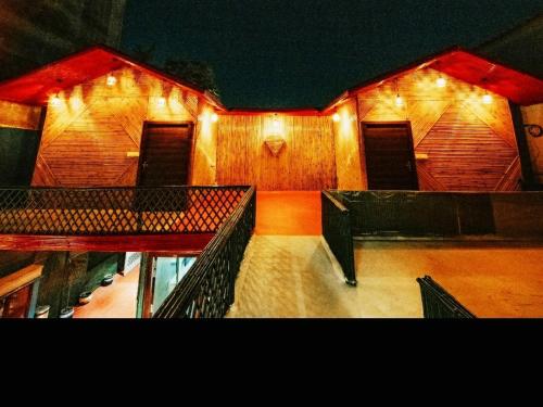 hotel arcadia plutus