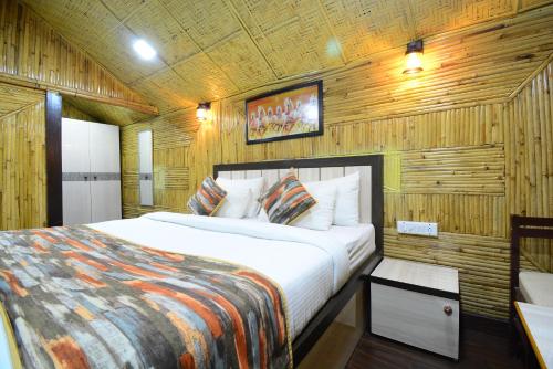 hotel arcadia plutus