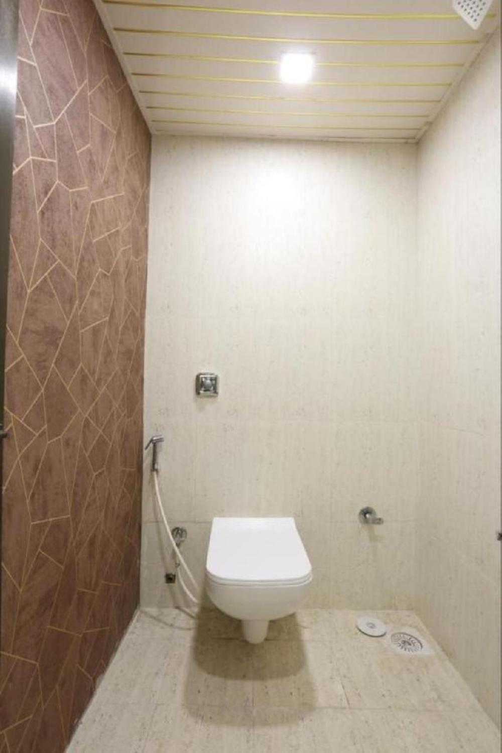 hotel crown near nesco center oberoi mall goregaon east