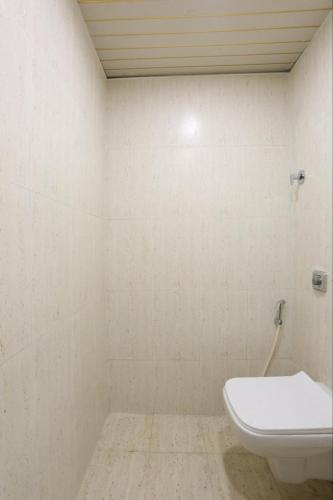 hotel crown near nesco center oberoi mall goregaon east