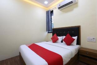hotel crown near nesco center oberoi mall goregaon east
