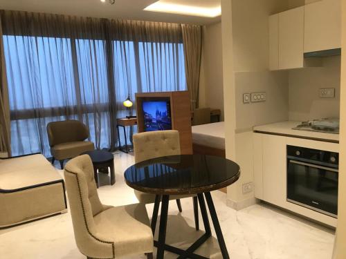 luxury studio apartment attached to leela hotel