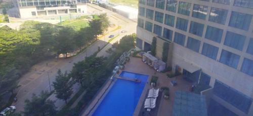 luxury studio apartment attached to leela hotel