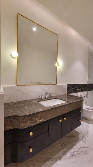 luxury studio apartment attached to leela hotel