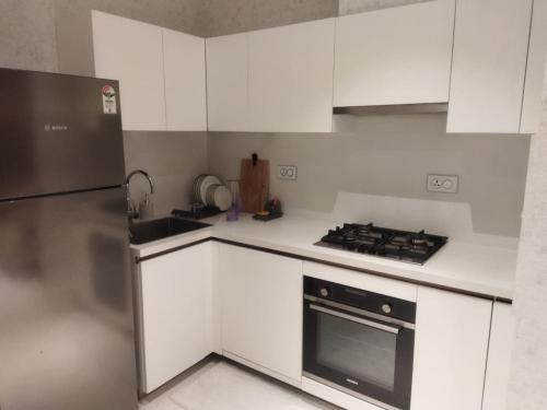 luxury studio apartment attached to leela hotel