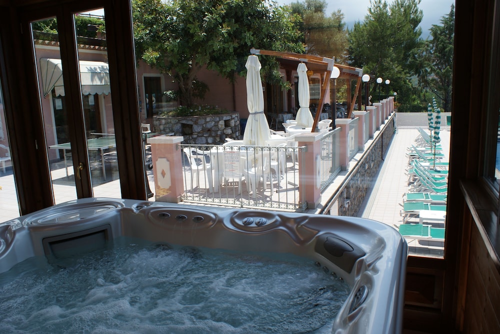 hotel ristorante borgo la tana