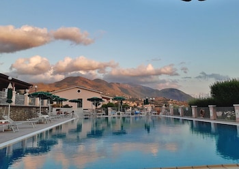 hotel ristorante borgo la tana