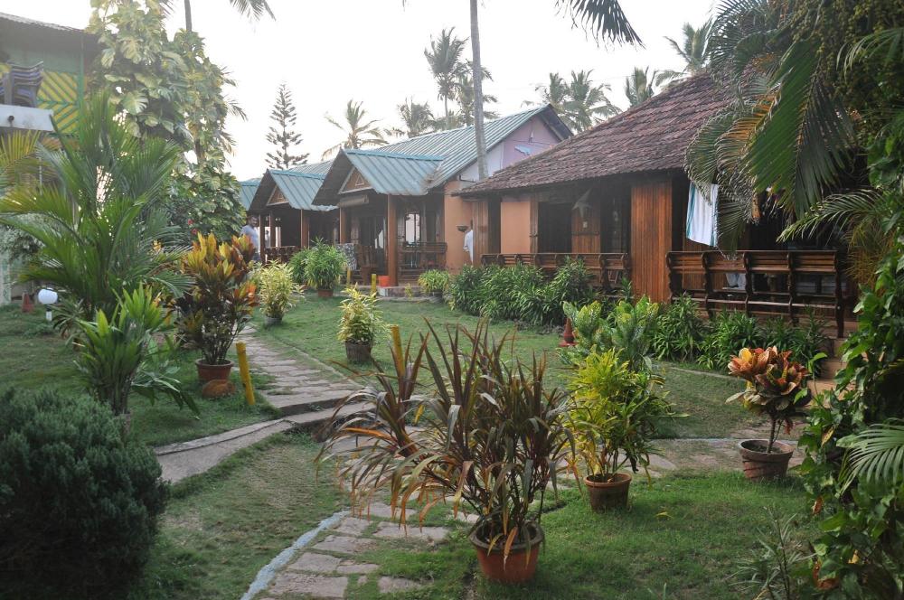 puthooram sea view resort varkala