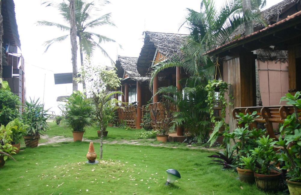 puthooram sea view resort varkala
