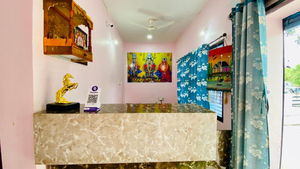 mandu home stay