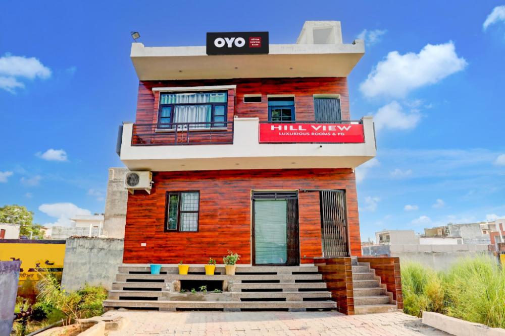 oyo 829306 hill view luxurious rooms