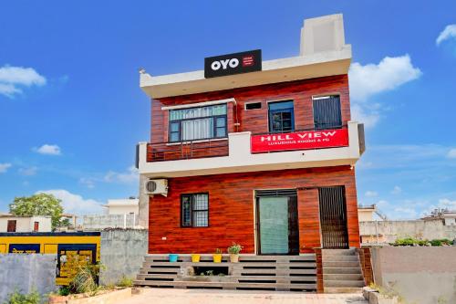 oyo 829306 hill view luxurious rooms