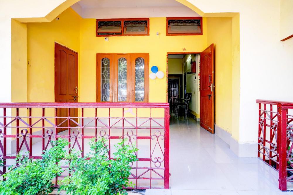 super hotel o modern home