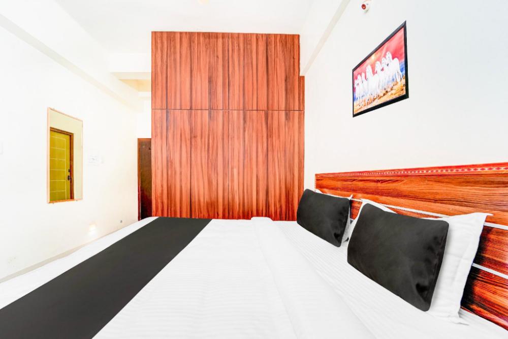 deluxe room super hotel o aarapalayam