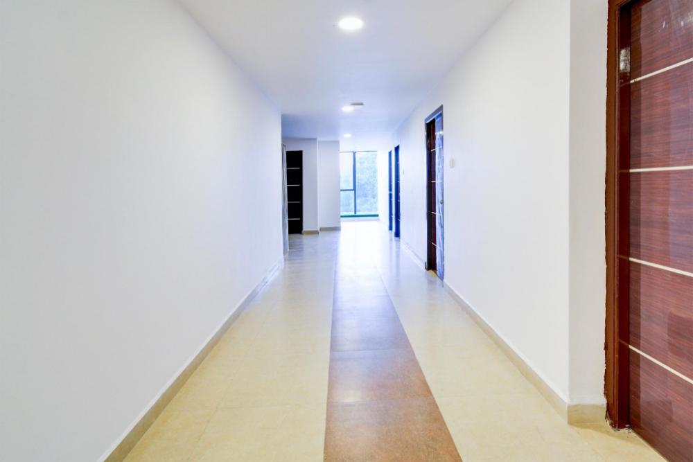 super hotel srh luxury rooms near rail nilayam ncl