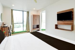 super hotel srh luxury rooms near rail nilayam ncl