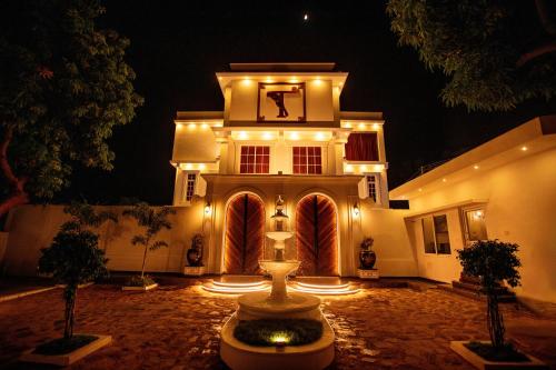 t resort with swimming pool