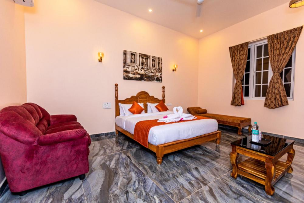 t resort with swimming pool