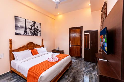 t resort with swimming pool