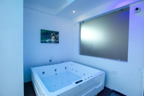 t resort with swimming pool