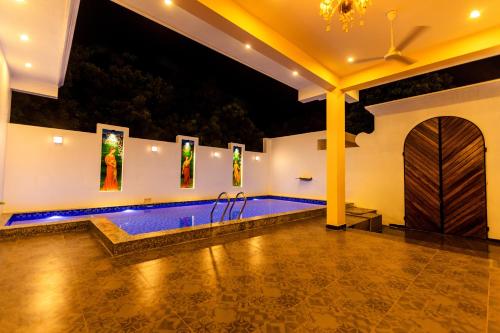 t resort with swimming pool