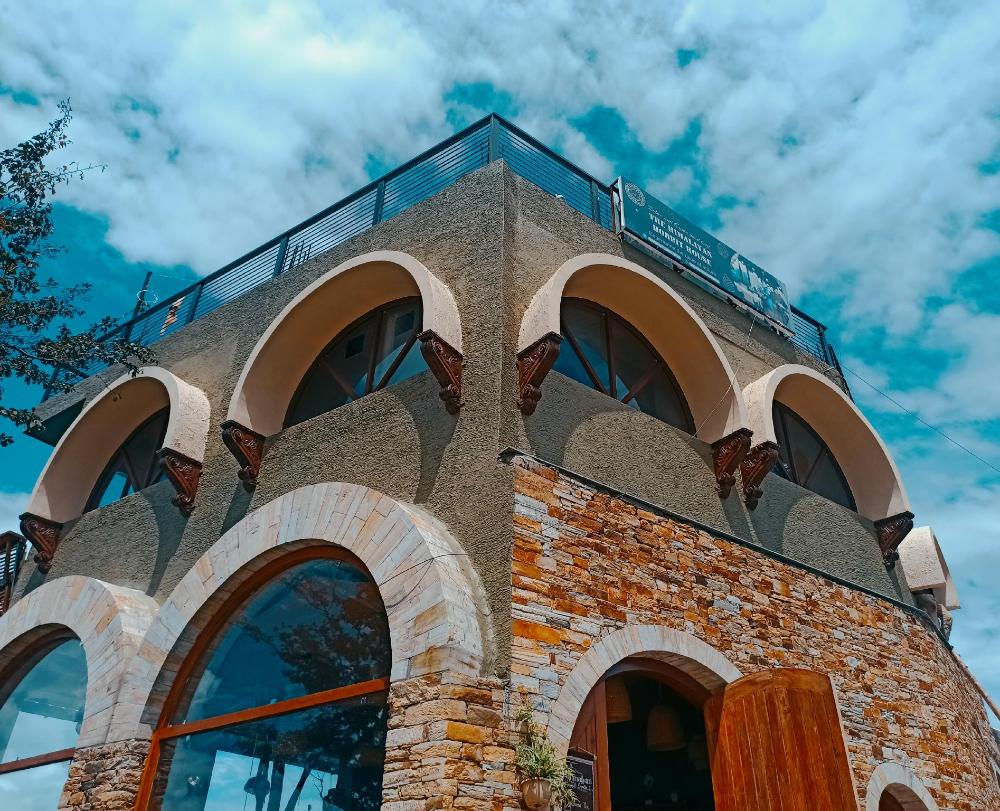 himalayan hobbit house