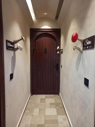 himalayan hobbit house