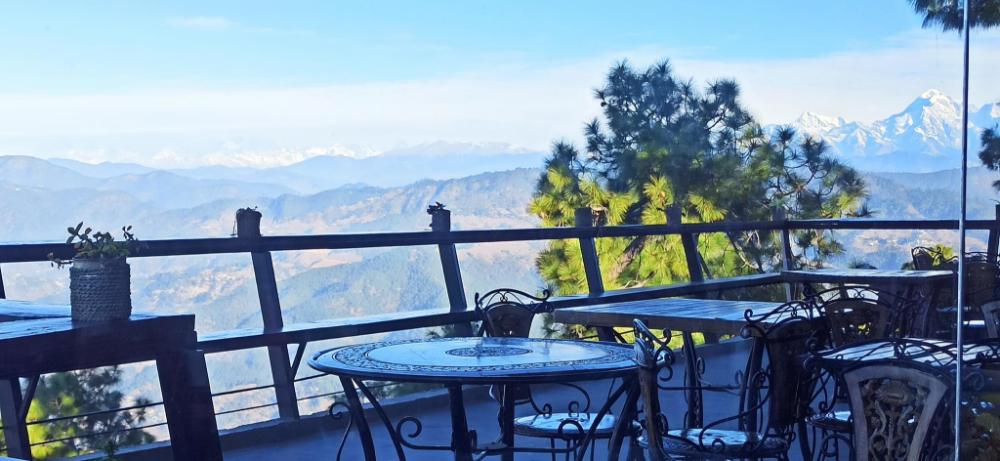 himalayan hobbit house