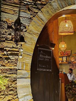 himalayan hobbit house