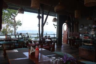 himalayan hobbit house