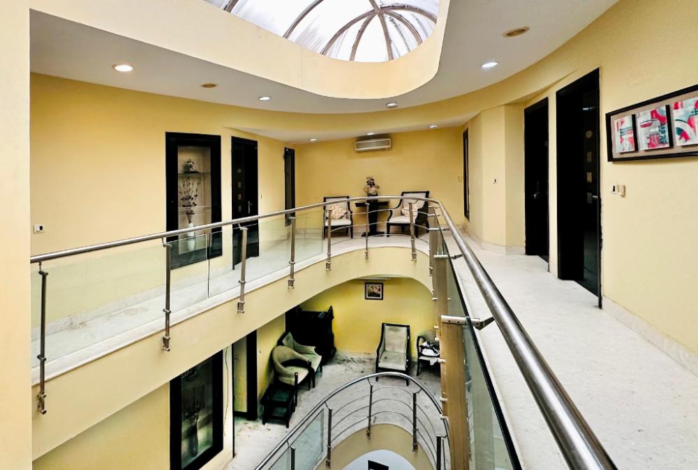 posh suites golf course road