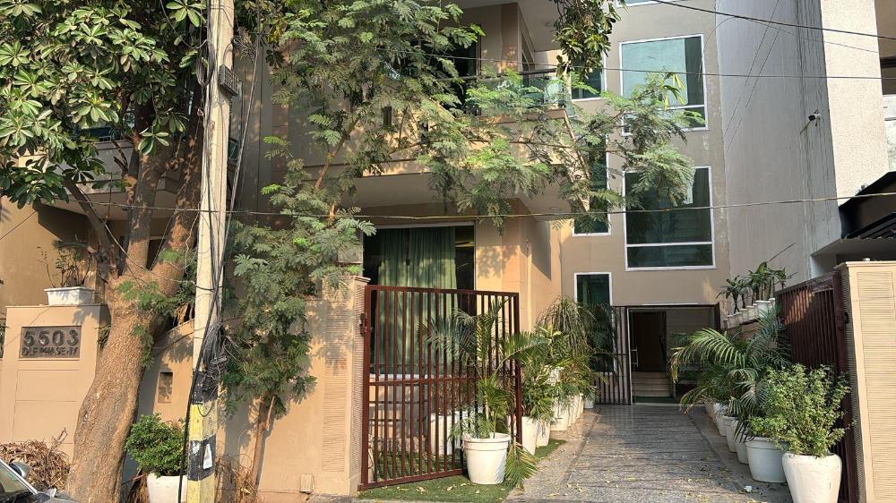 posh suites golf course road