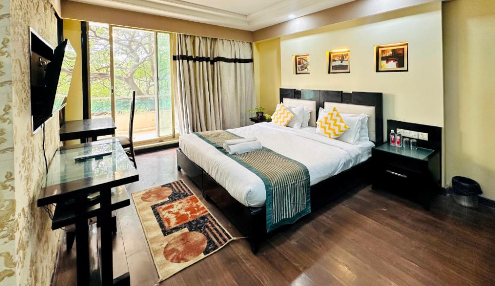 posh suites golf course road