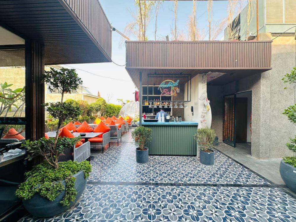 farishta garden and cafe