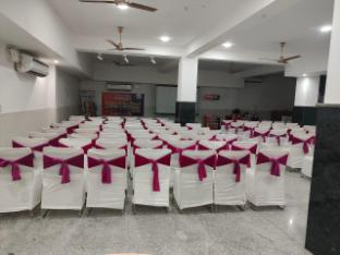 saavi hotel sector 10