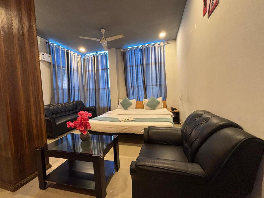 hotel aditya palace guwahati