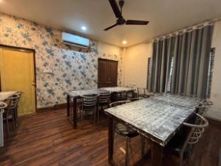 hotel aditya palace guwahati