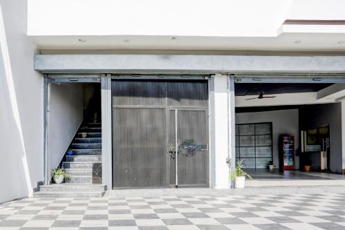 super hotel o shiv sai guest house