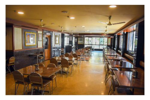 hotel sr tiruchendur