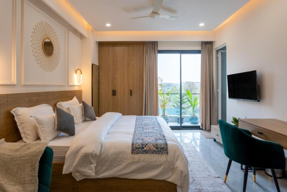 elegent studio on golf course road sterling