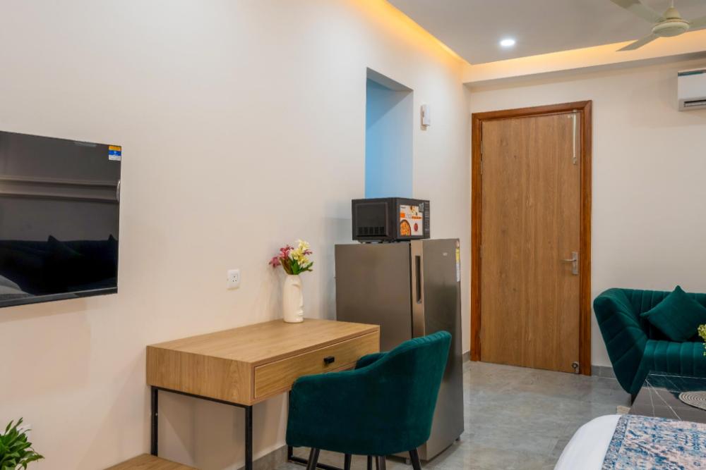 elegent studio on golf course road sterling