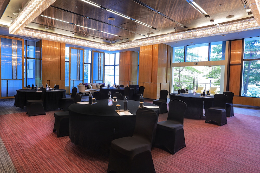 renaissance bangkok ratchaprasong hotel