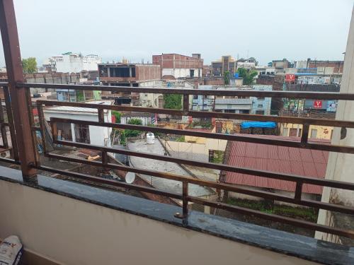 the manohar hotel budaun