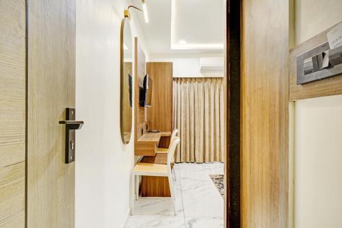 hotel m park gadhinagar