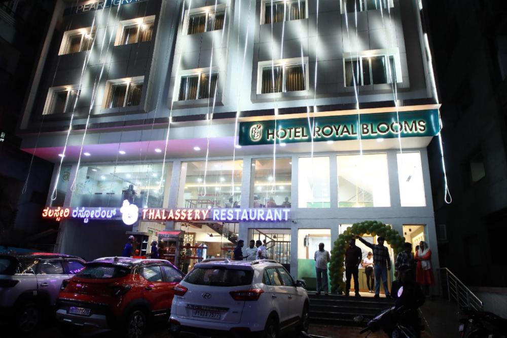 hotel royal blooms
