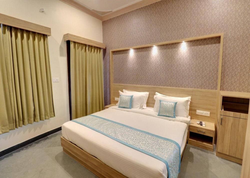 the yash resort and hotel